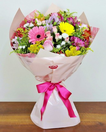 Buquê de flores mistas Tamanho do Amor