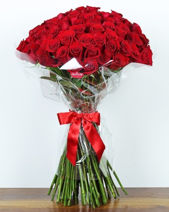 Buquê de 100 rosas vermelhas