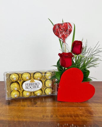 Arranjo de Rosas Vermelhas com Ferrero Rocher