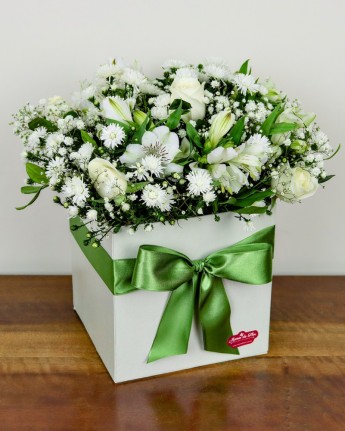 Arranjo com Flores Brancas Elegance