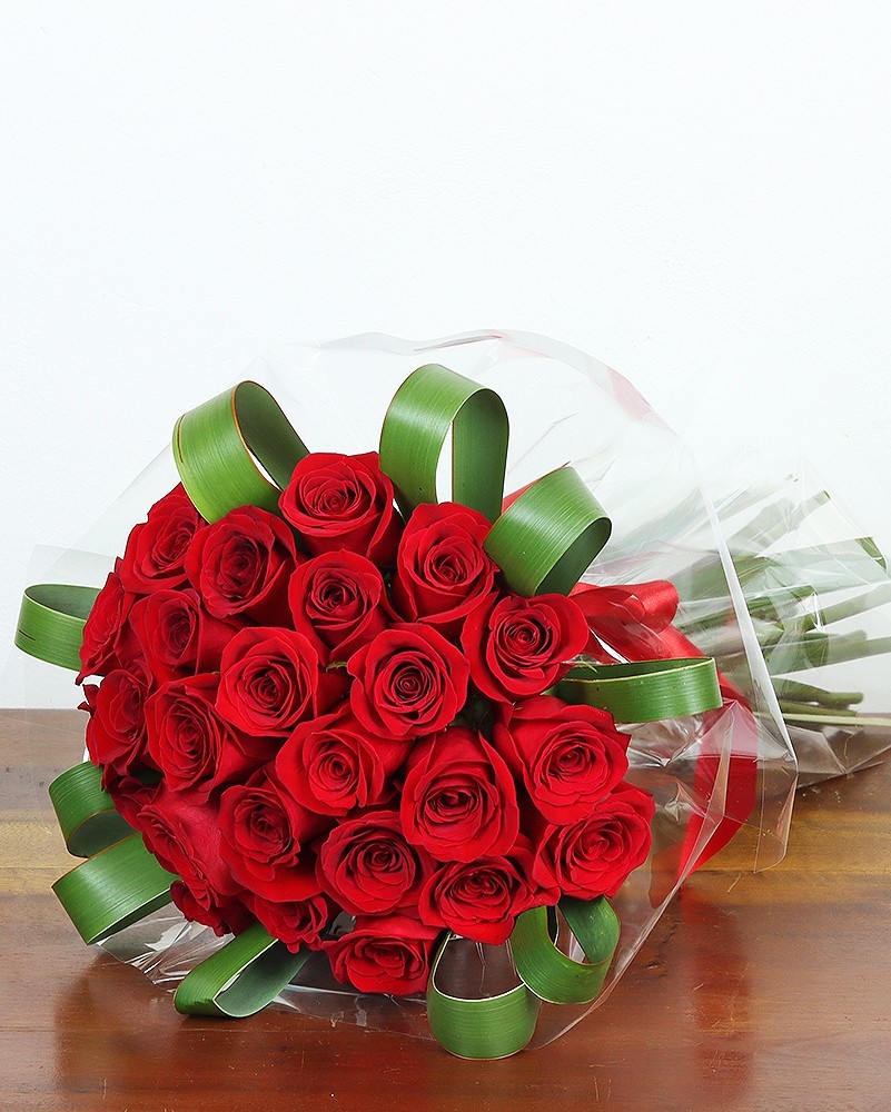 Buquê de 25 Rosas Vermelhas