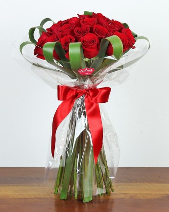 Buquê de 25 Rosas Vermelhas